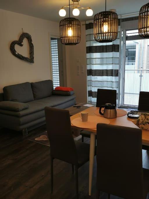 Wohnen Direkt Am Uferpark Mit Grossem Balkon Und Seeblick Friedrichshafen Bagian luar foto