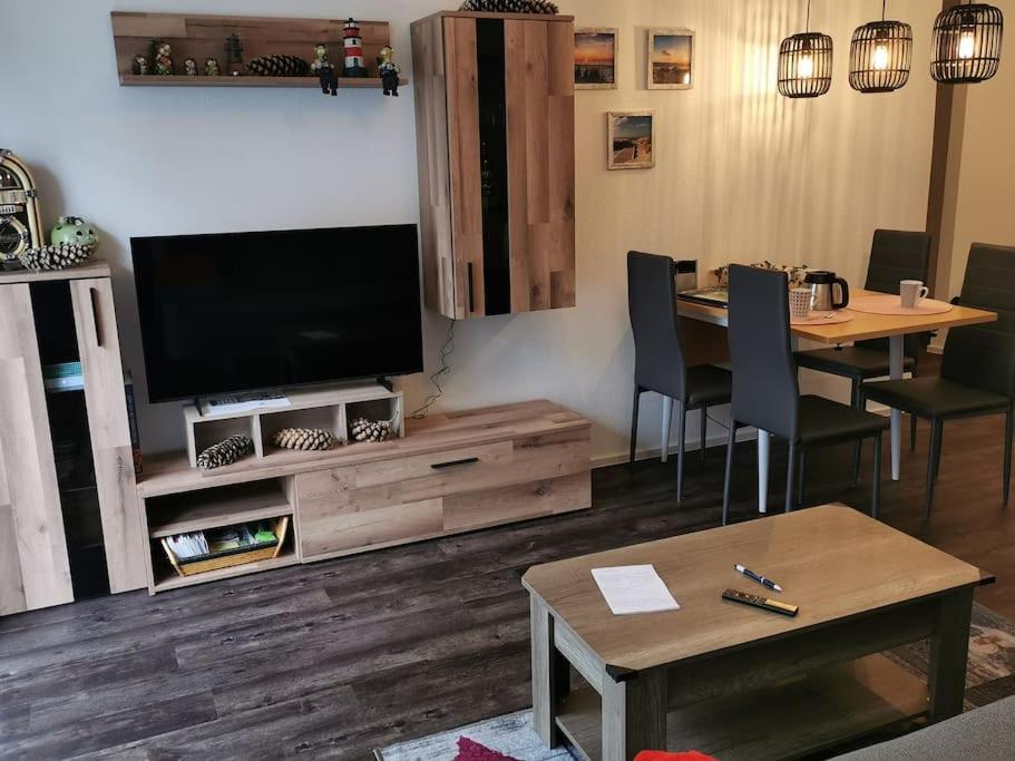 Wohnen Direkt Am Uferpark Mit Grossem Balkon Und Seeblick Friedrichshafen Bagian luar foto